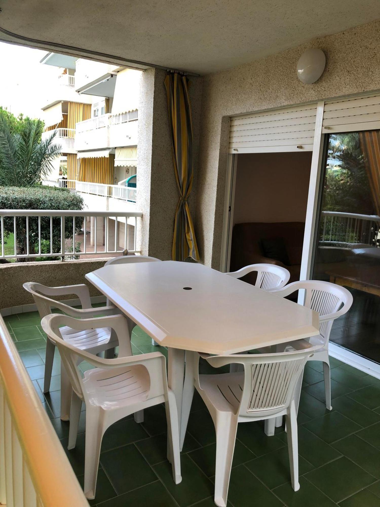 Apartamento En Alquiler Parque 8, Playa De Gandia Екстериор снимка